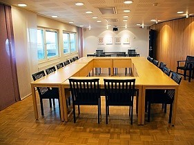 Stora sammanträdesrummet i F 11 på Södertörns högskola.