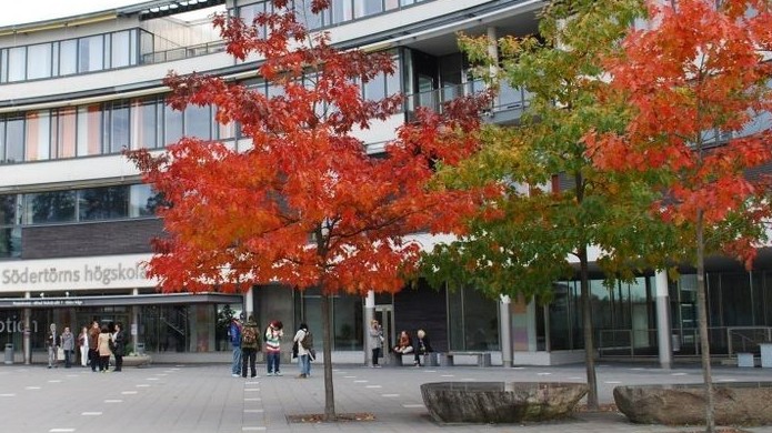 Autumn outside Södertörn University